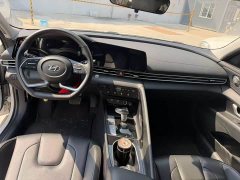 Hyundai Elantra 2022 1.5L CVT Luxury - ფოტო 4