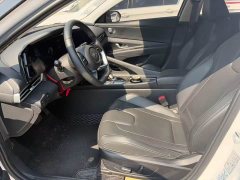 Hyundai Elantra 2022 1.5L CVT Luxury - ფოტო 6