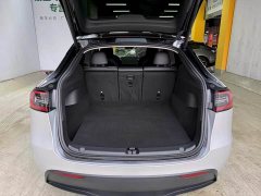 Tesla Model Y Rear-Wheel Drive - ფოტო 18