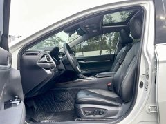 Toyota Camry 2019 Facelift 2.0G Luxury - ფოტო 8