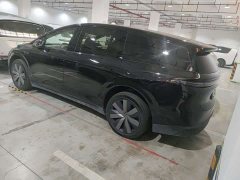Li Auto i8 Standard Edition - ფოტო 4