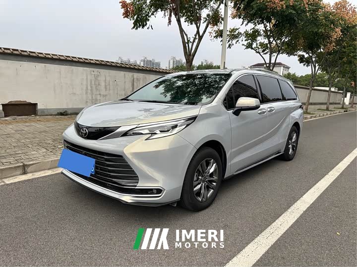 Toyota Sienna 2.5L Hybrid AWD Premium Edition - ავტომობილი ჩინეთიდან