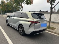 Toyota Sienna 2.5L Hybrid AWD Premium Edition - ფოტო 7