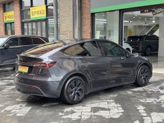 Tesla Model Y Rear-Wheel Drive - ფოტო 7