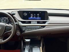 Lexus ES 200 Premium Edition - ფოტო 11