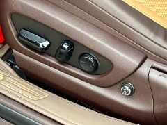 Lexus ES 200 Premium Edition - ფოტო 14