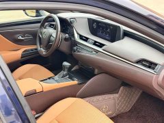Lexus ES 200 Premium Edition - ფოტო 17