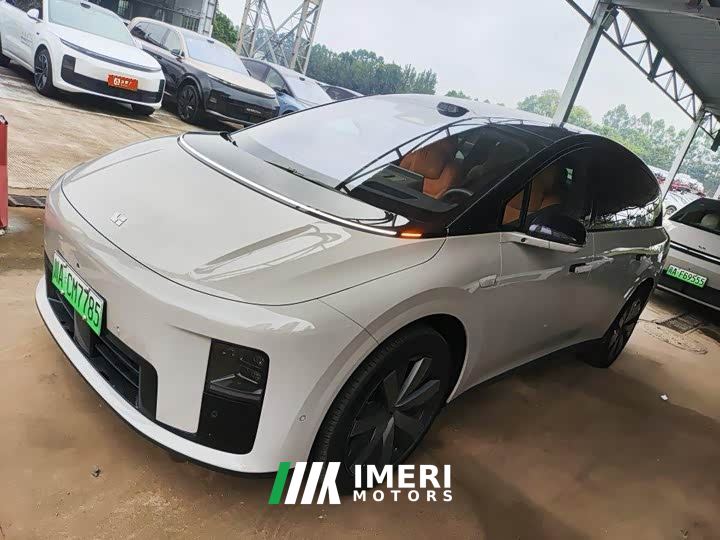 Li Auto i8 Standard Edition