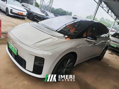 2025 Li Auto i8 Standard Edition