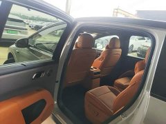 Li Auto i8 Standard Edition - ფოტო 5