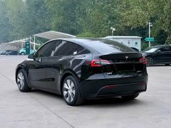 Tesla Model Y Standard Range RWD - ფოტო 7