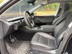 Tesla Model Y Rear-Wheel Drive - ფოტო 4