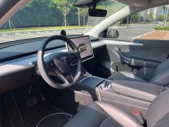 Tesla Model Y Rear-Wheel Drive - ფოტო 4