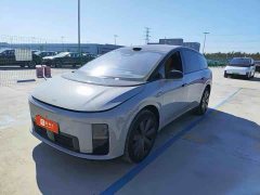 Li Auto i8 Standard Edition - ფოტო 1