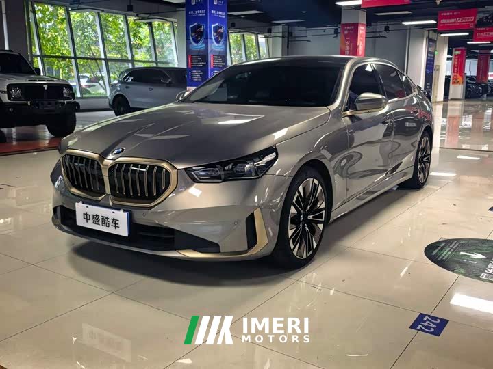BMW 5 Series 530Li Luxury Edition Premium Package - ავტომობილი ჩინეთიდან