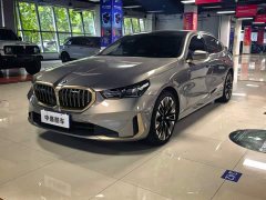 BMW 5 Series 530Li Luxury Edition Premium Package - ფოტო 1