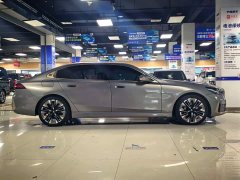 BMW 5 Series 530Li Luxury Edition Premium Package - ფოტო 4