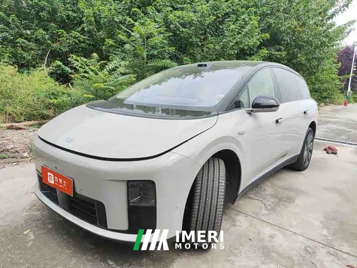 Li Auto i8 Standard Edition - ავტომობილი ჩინეთიდან