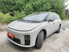 Li Auto i8 Standard Edition - ფოტო 1