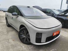 Li Auto i8 Standard Edition - ფოტო 2