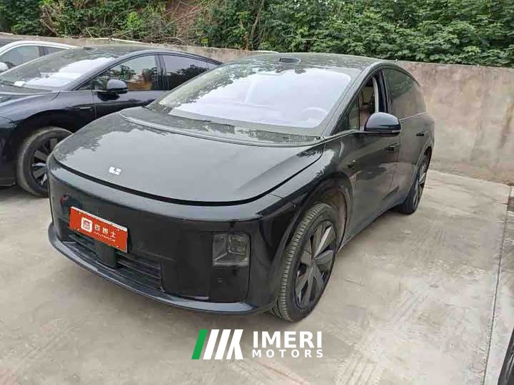 Li Auto i8 Standard Edition - ავტომობილი ჩინეთიდან