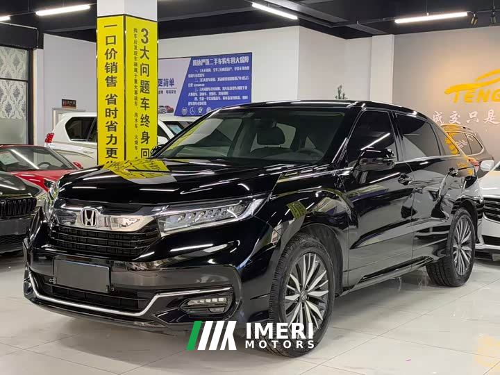Honda CR-V 370TURBO Two-Wheel Drive Luxury