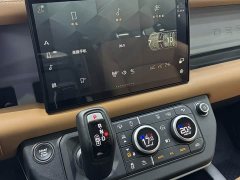Land Rover Defender 2024 110 3.0T P400 Dark Edition - ფოტო 10