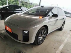 Li Auto i8 Standard Edition - ფოტო 1