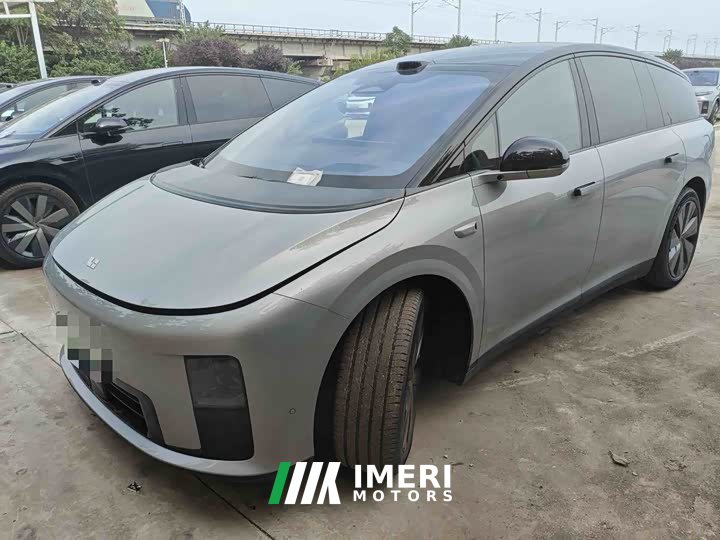 Li Auto i8 Standard Edition - ავტომობილი ჩინეთიდან
