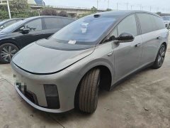 Li Auto i8 Standard Edition - ფოტო 1