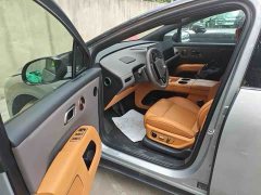 Li Auto i8 Standard Edition - ფოტო 6