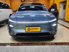 Tesla Model Y Rear-Wheel Drive Launch Edition - ფოტო 2