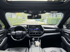 Toyota Crown Venza 2.5L HEV AWD Luxury - ფოტო 6