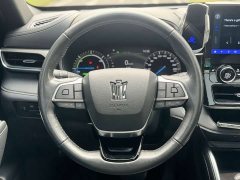 Toyota Crown Venza 2.5L HEV AWD Luxury - ფოტო 7