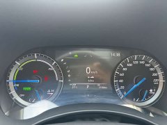 Toyota Crown Venza 2.5L HEV AWD Luxury - ფოტო 9