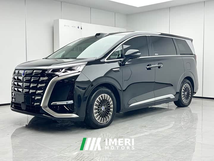 Denza D9 Second Generation DM-i Four-Wheel Drive Flash Charge Flagship