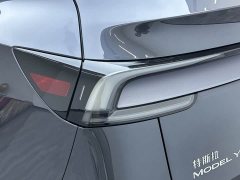 Tesla Model Y Rear-Wheel Drive - ფოტო 12