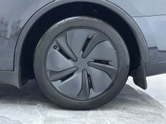 Tesla Model Y Rear-Wheel Drive - ფოტო 13