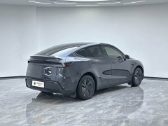 Tesla Model Y Rear-Wheel Drive - ფოტო 2
