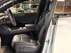Tesla Model Y L Long Range All-Wheel Drive - ფოტო 9