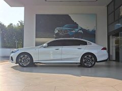 BMW 5 Series 530Li Premier M Sport Package - ფოტო 4