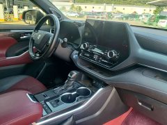 Toyota Crown Venza 2021 2.5L HEV AWD Premier - ფოტო 11