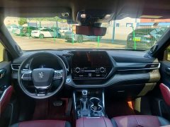 Toyota Crown Venza 2021 2.5L HEV AWD Premier - ფოტო 12