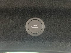 Tesla Model Y Rear-Wheel Drive - ფოტო 10