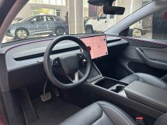 Tesla Model Y Rear-Wheel Drive - ფოტო 12