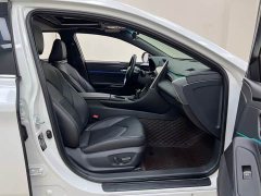 Toyota Avalon 2022 Hybrid 2.5L Luxury - ფოტო 19