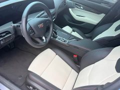 Cadillac CT5 28T Track Performance Edition with Peak Track Package - ფოტო 8