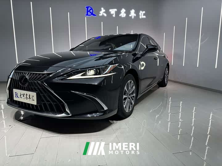 Lexus ES 200 Premium Edition