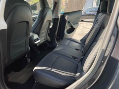 Tesla Model Y Rear-Wheel Drive - ფოტო 12