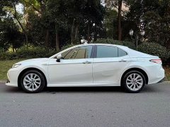 Toyota Camry 2021 Hybrid 2.5L HGVP Leading Edition - ფოტო 2